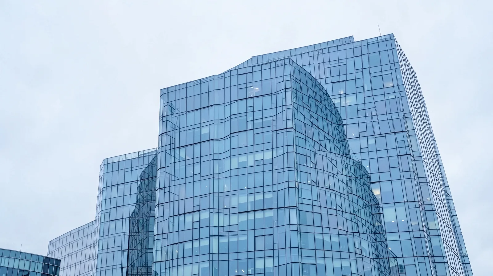 تصویر شاخص خبر: تحلیل وضعیت غولهای تبلیغاتی جهان؛ از ادغام بزرگ Omnicom تا الگوهای ورزشی در دنیای آژانسها