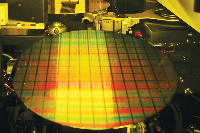 chip-wafer-golden-in-production-line-circle
